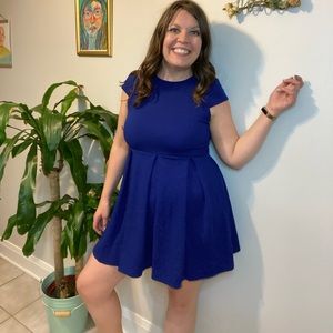 Blue mini dress with adorable pleats